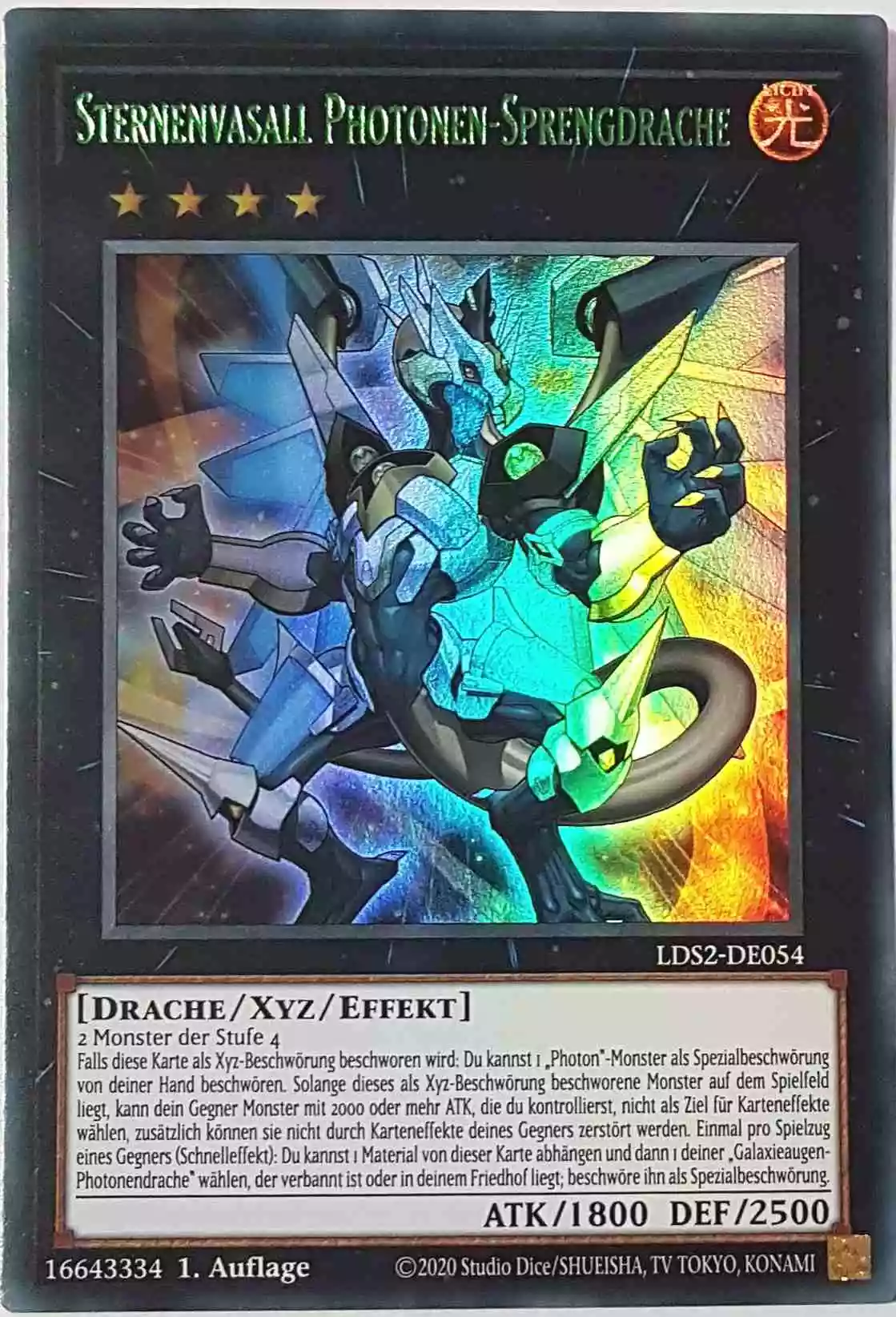 lds2-de054-g-sternenvasall-photonen-sprengdrache-gruen-colorful-ultra-rare-legendary-duelists-season-2 Sternenvasall Photonen-Sprengdrache (grün) LDS2-DE054 ist in Colorful Ultra Rare Yu-Gi-Oh Karte aus Legendary Duelists: Season 2 1.Auflage