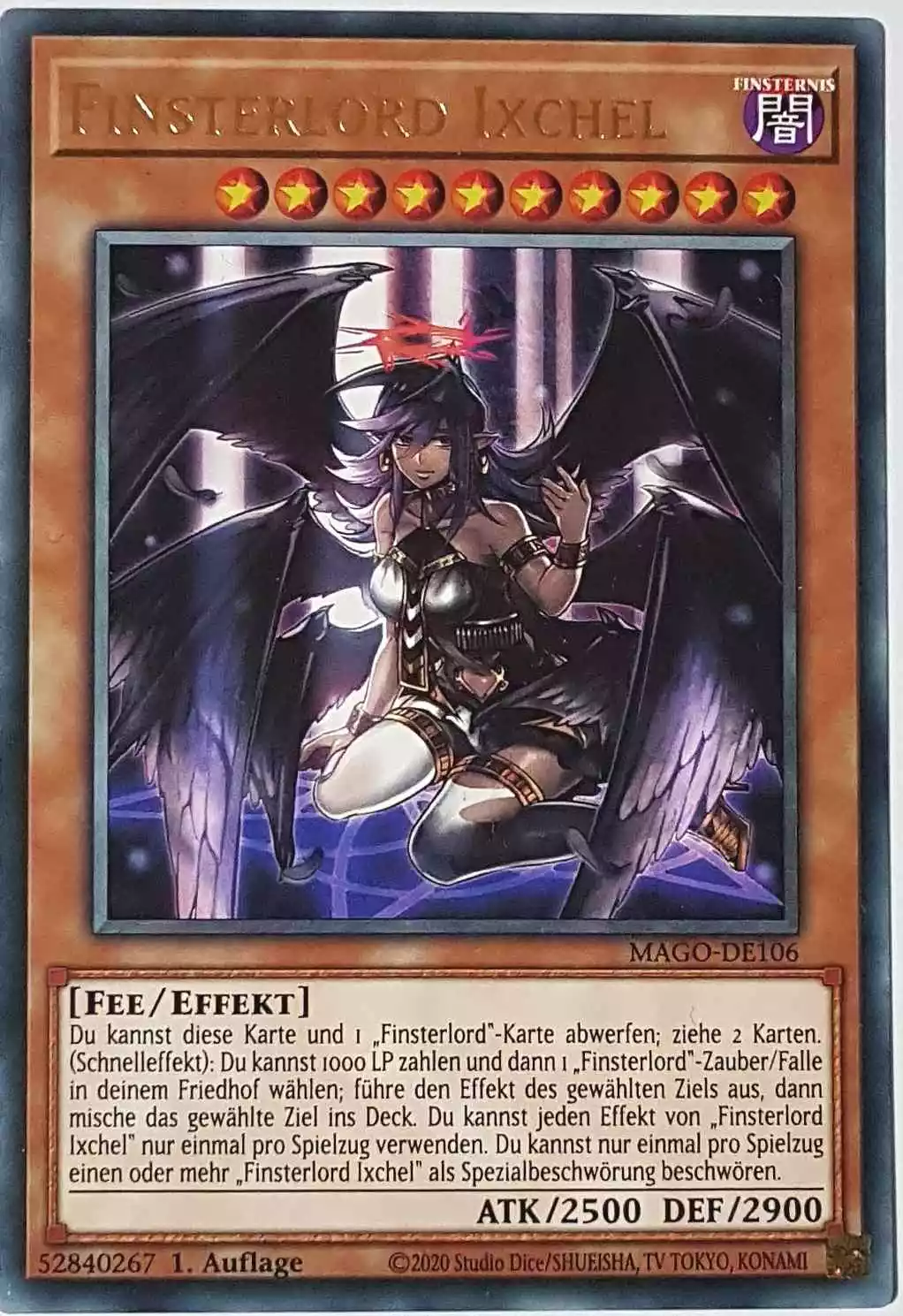 Finsterlord Ixchel MAGO-DE106 ist in Gold Rare Yu-Gi-Oh Karte aus Maximum Gold 1. Auflage