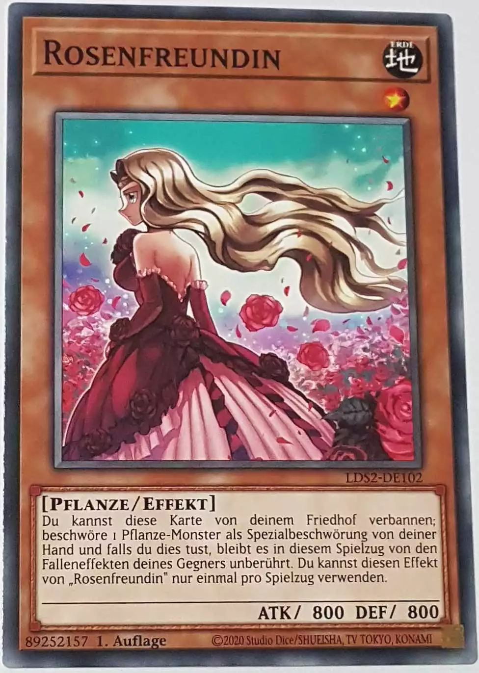 Rosenfreundin LDS2-DE102 ist in Common Yu-Gi-Oh Karte aus Legendary Duelists: Season 2 1.Auflage