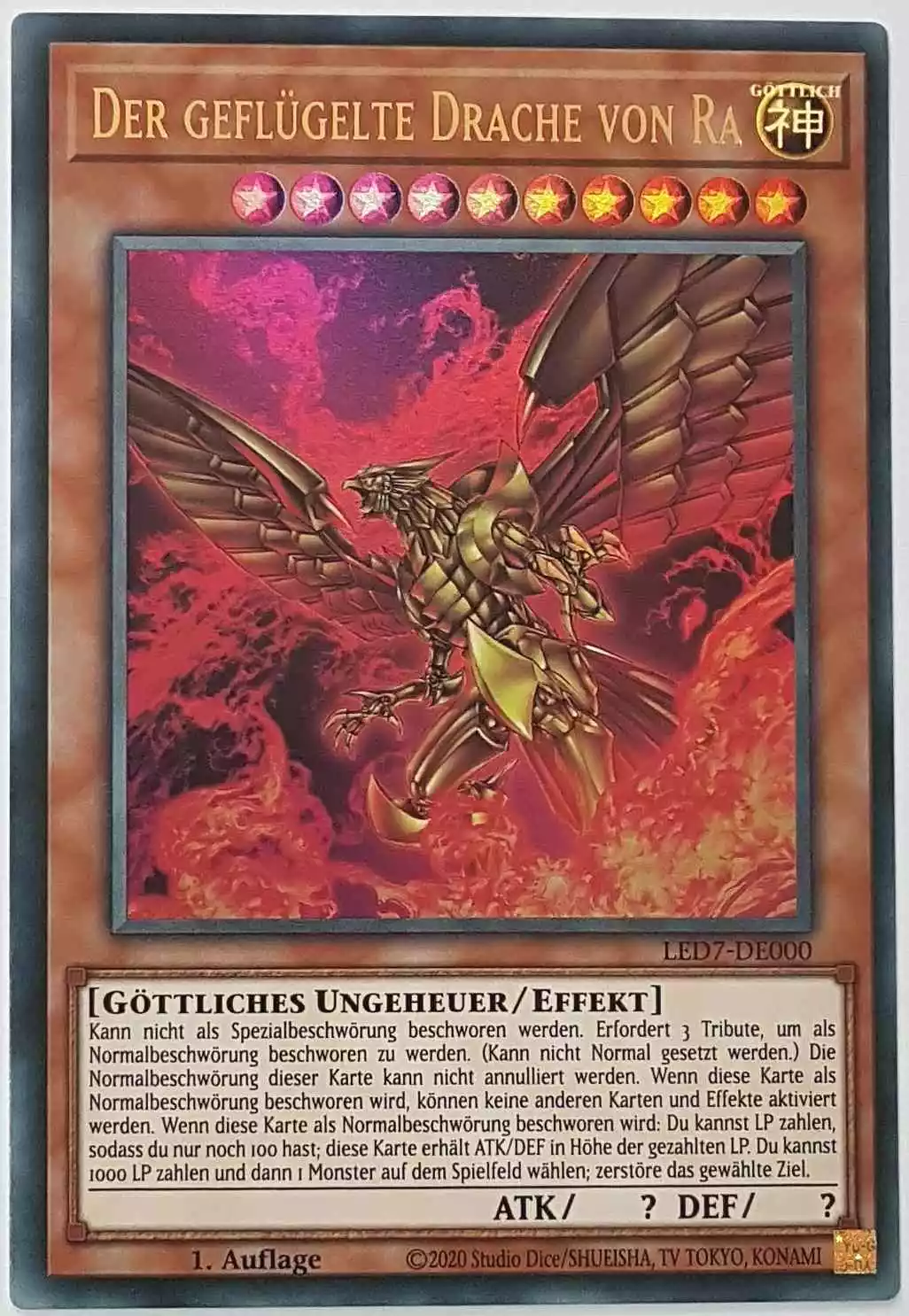 Der geflügelte Drache von Ra (alternativ Artwork) LED7-DE000 ist in Ultra Rare Yu-Gi-Oh Karte aus Legendary Duelists Rage of Ra 1.Auflage