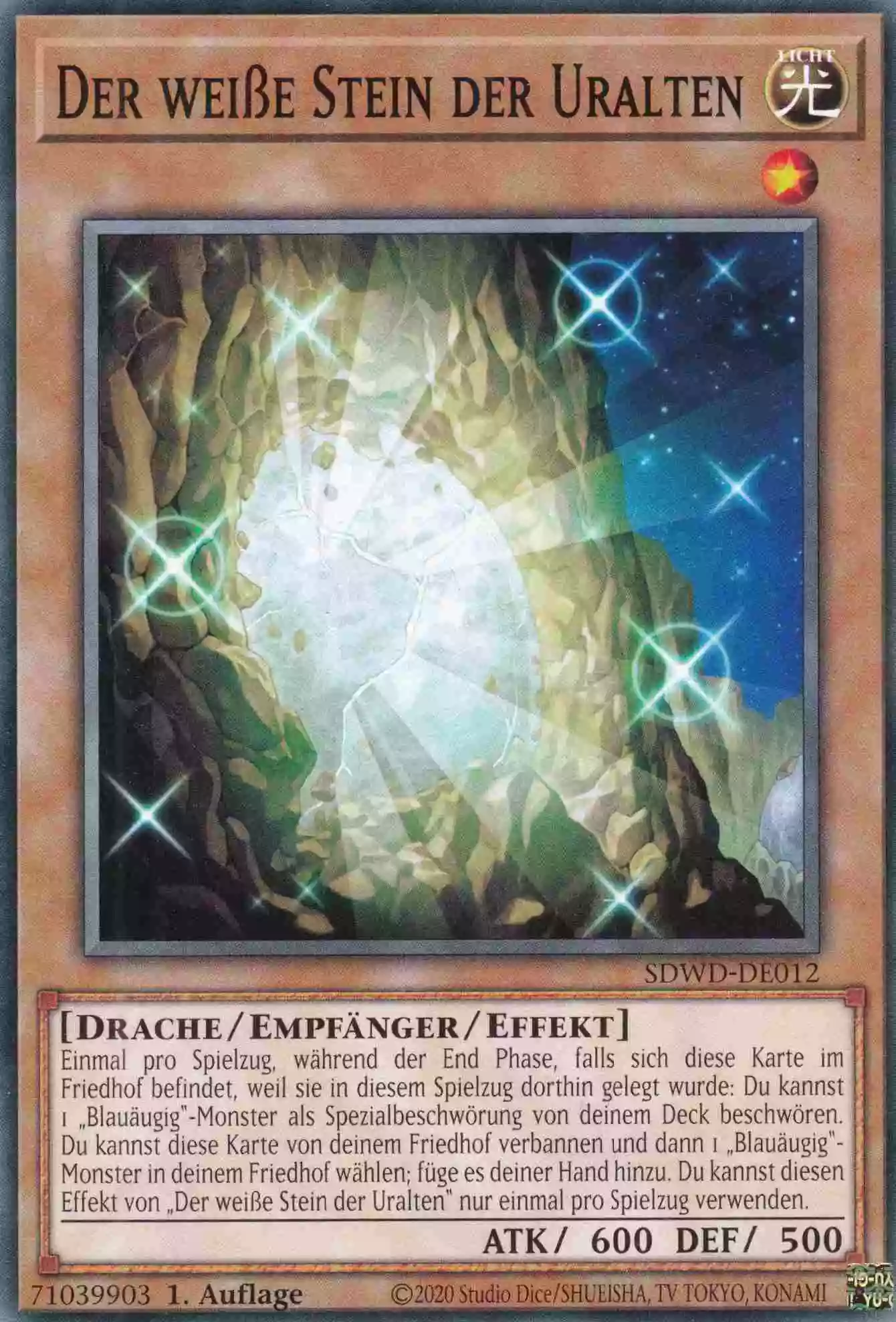 Der weiße Stein der Uralten SDWD-DE012 ist in Common Yu-Gi-Oh Karte aus Blue-Eyes White Destiny 1.Auflage