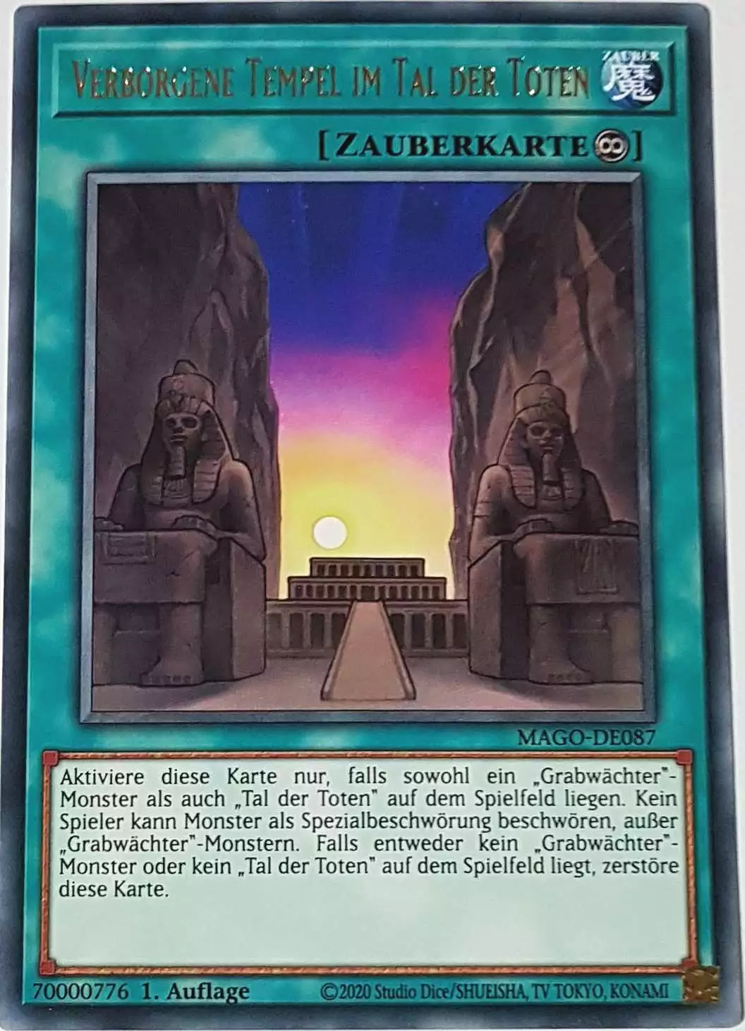 Verborgene Tempel im Tal der Toten MAGO-DE087 ist in Gold Rare Yu-Gi-Oh Karte aus Maximum Gold 1. Auflage
