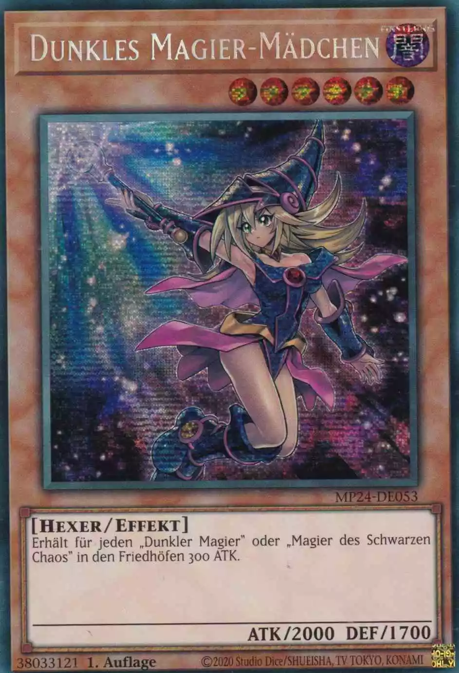 Dunkles Magier-Mädchen (alternativ art) MP24-DE053 ist in Prismatic Secret Rare Yu-Gi-Oh Karte aus 25th Anniversary Tin Dueling Mirrors 1.Auflage