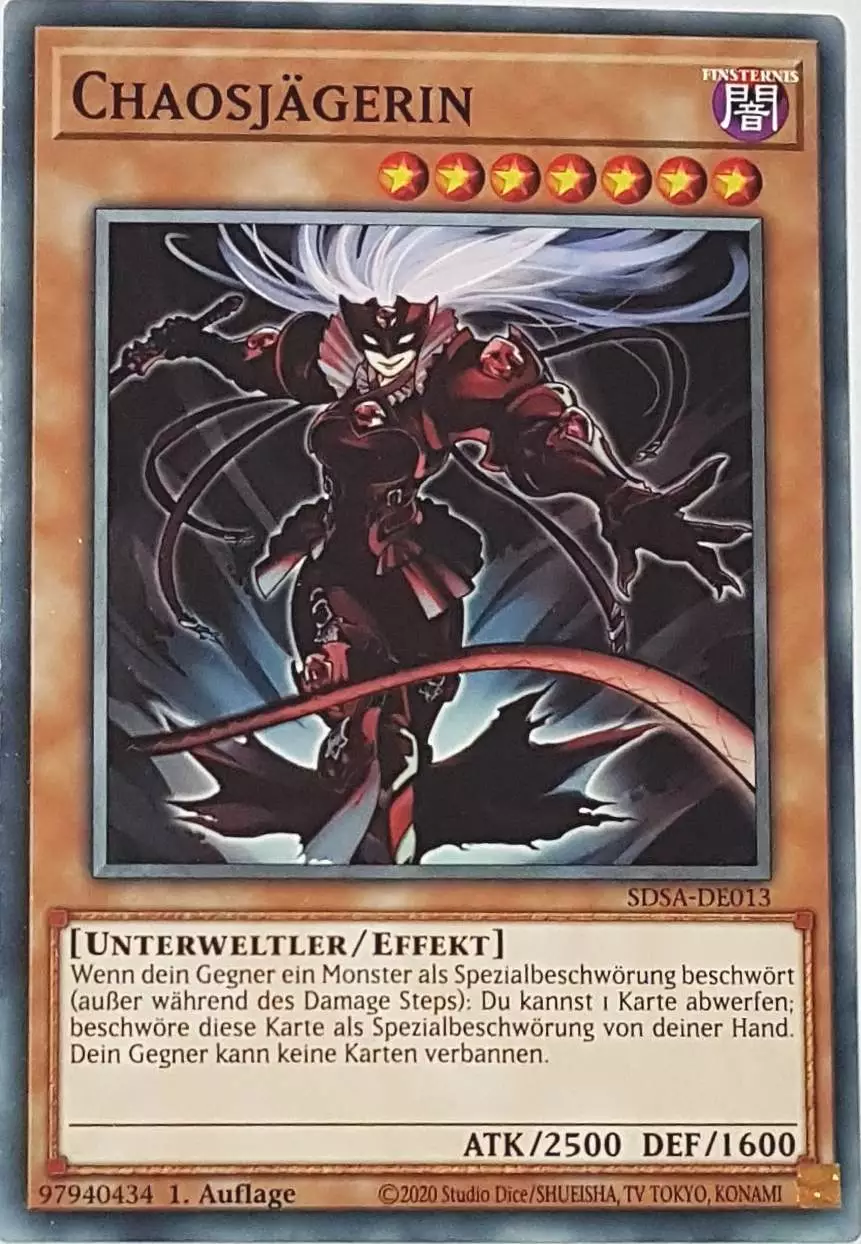 Chaosjägerin SDSA-DE013 ist in Common Yu-Gi-Oh Karte aus Sacred Beasts 1.Auflage