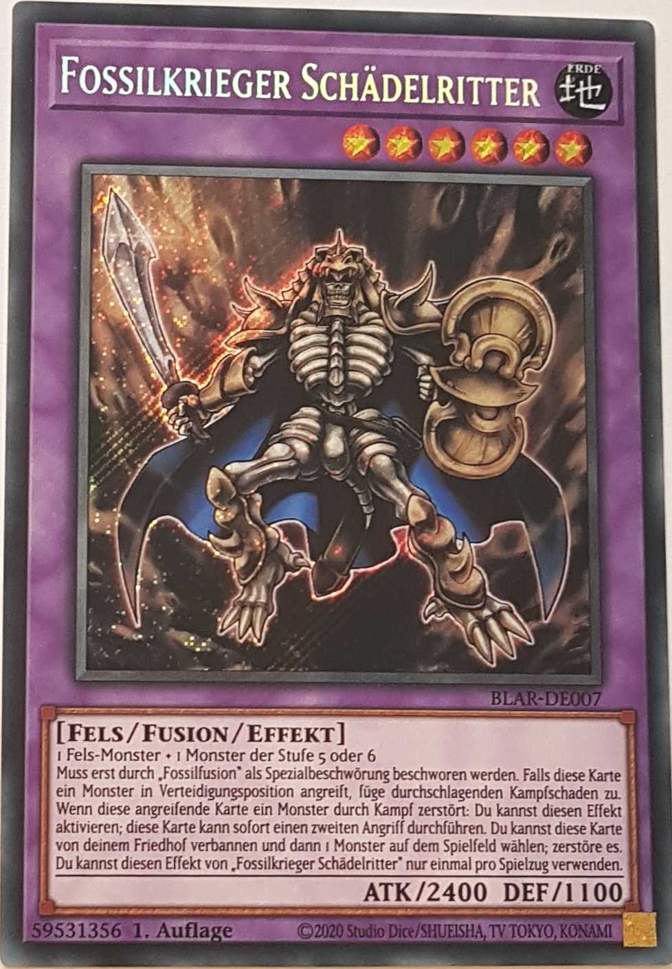 Fossilkrieger Schädelritter BLAR-DE007 ist in Secret Rare Yu-Gi-Oh Karte aus Battles of Legend: Armageddon 1.Auflage