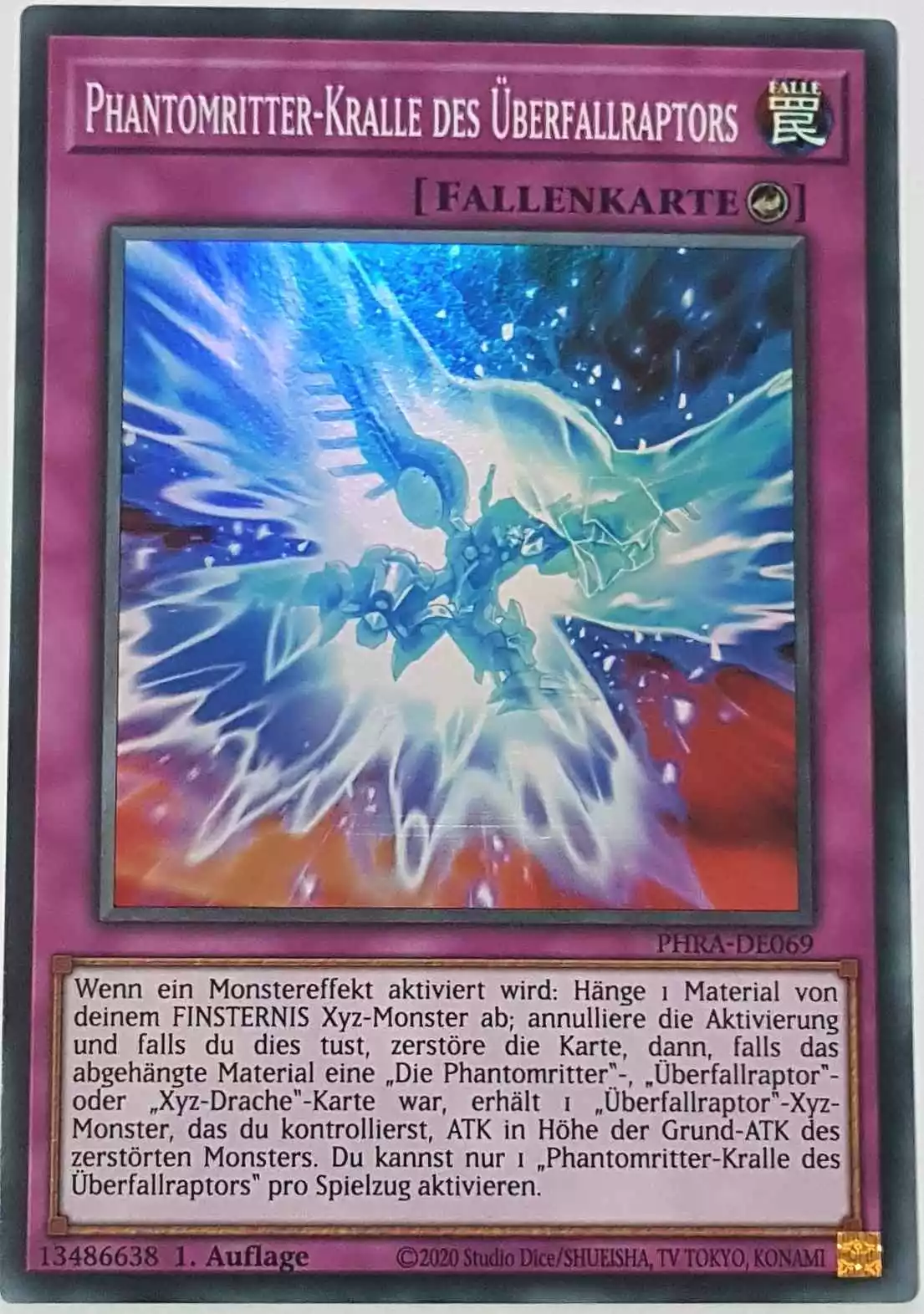 Phantomritter-Kralle des Überfallraptors PHRA-DE069 ist in Super Rare Yu-Gi-Oh Karte aus Phantom Rage 1. Auflage