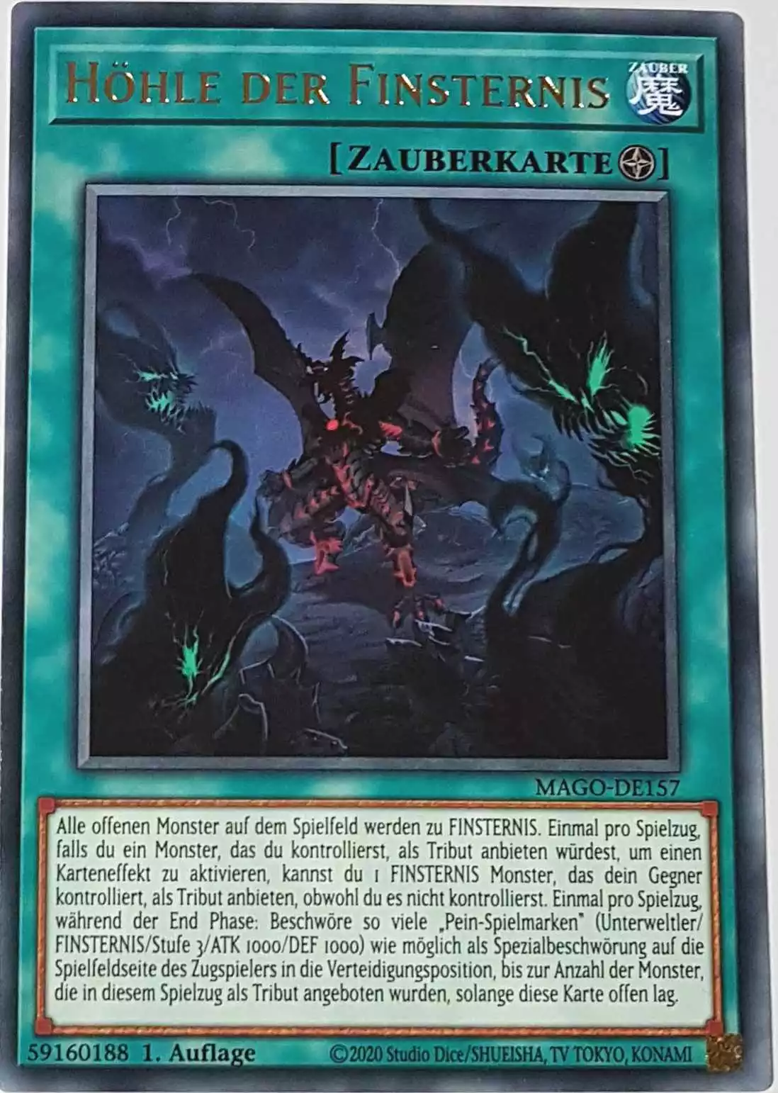 Höhle der Finsternis MAGO-DE157 ist in Gold Rare Yu-Gi-Oh Karte aus Maximum Gold 1. Auflage