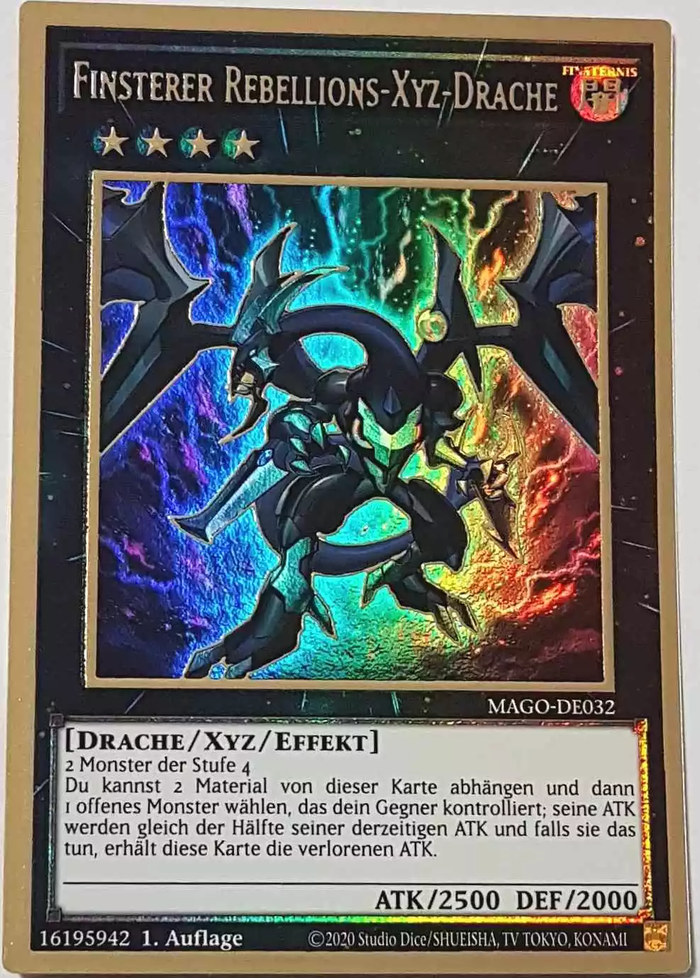 Finsterer Rebellions-Xyz-Drache MAGO-DE032 ist in Premium Gold Rare Yu-Gi-Oh Karte aus Maximum Gold 1. Auflage