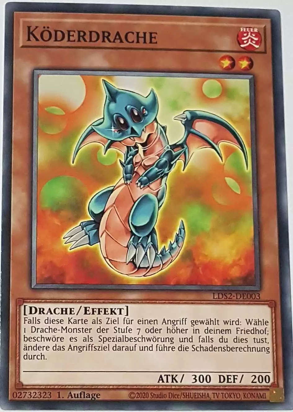 Köderdrache LDS2-DE003 ist in Common Yu-Gi-Oh Karte aus Legendary Duelists: Season 2 1.Auflage