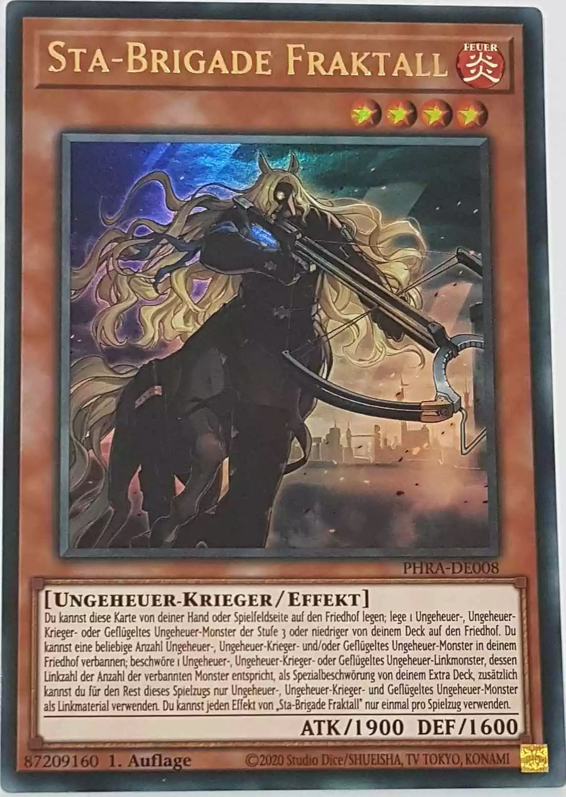 Sta-Brigade Fraktall PHRA-DE008 ist in Ultra Rare Yu-Gi-Oh Karte aus Phantom Rage 1. Auflage