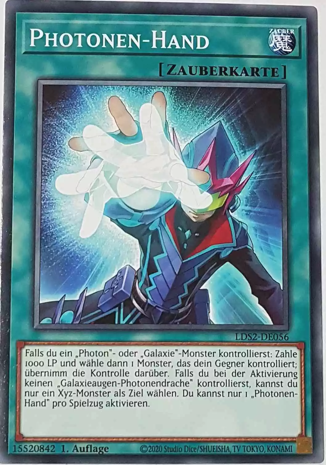 Photonen-Hand LDS2-DE056 ist in Common Yu-Gi-Oh Karte aus Legendary Duelists: Season 2 1.Auflage