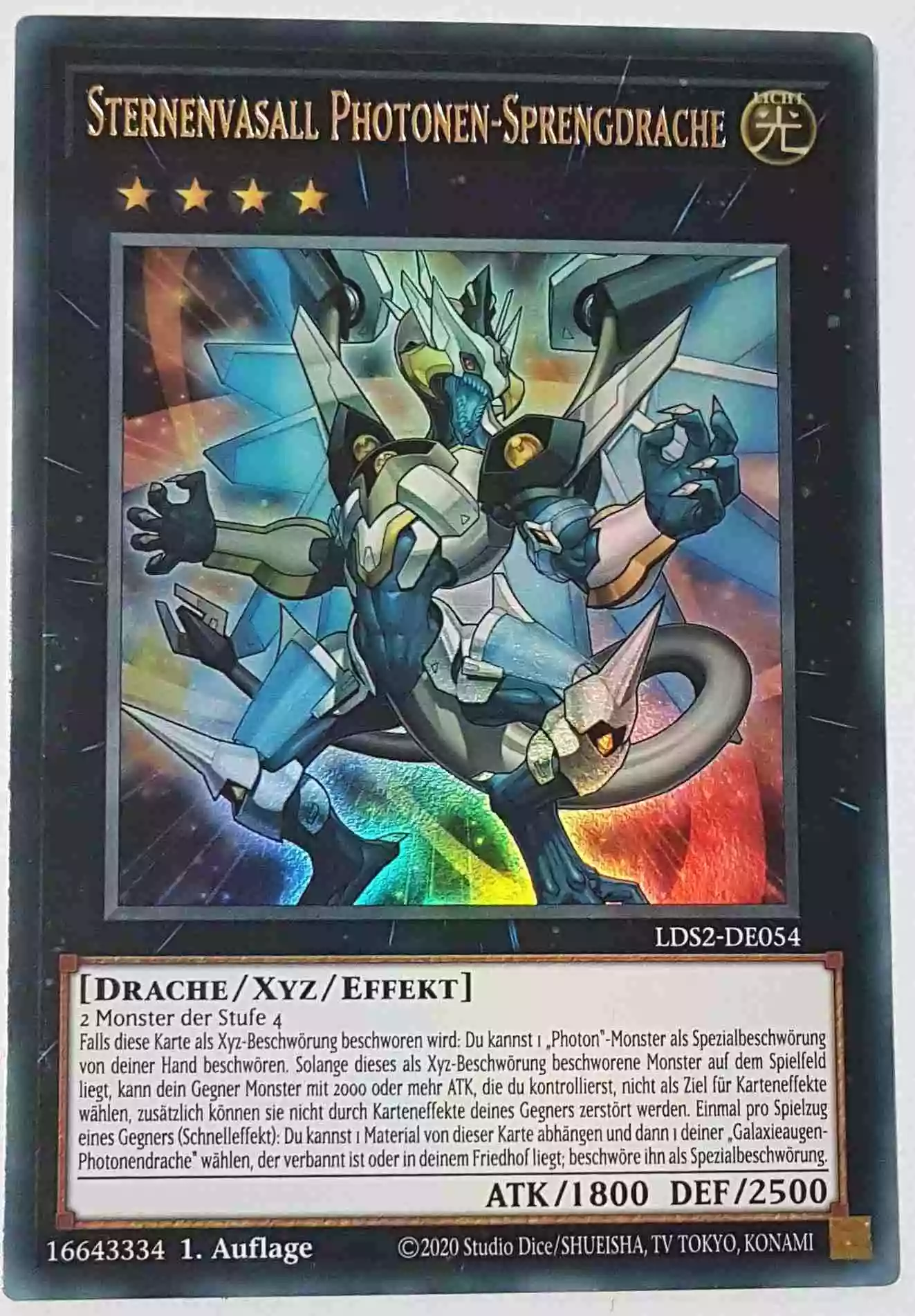Sternenvasall Photonen-Sprengdrache LDS2-DE054 ist in Ultra Rare Yu-Gi-Oh Karte aus Legendary Duelists: Season 2 1.Auflage