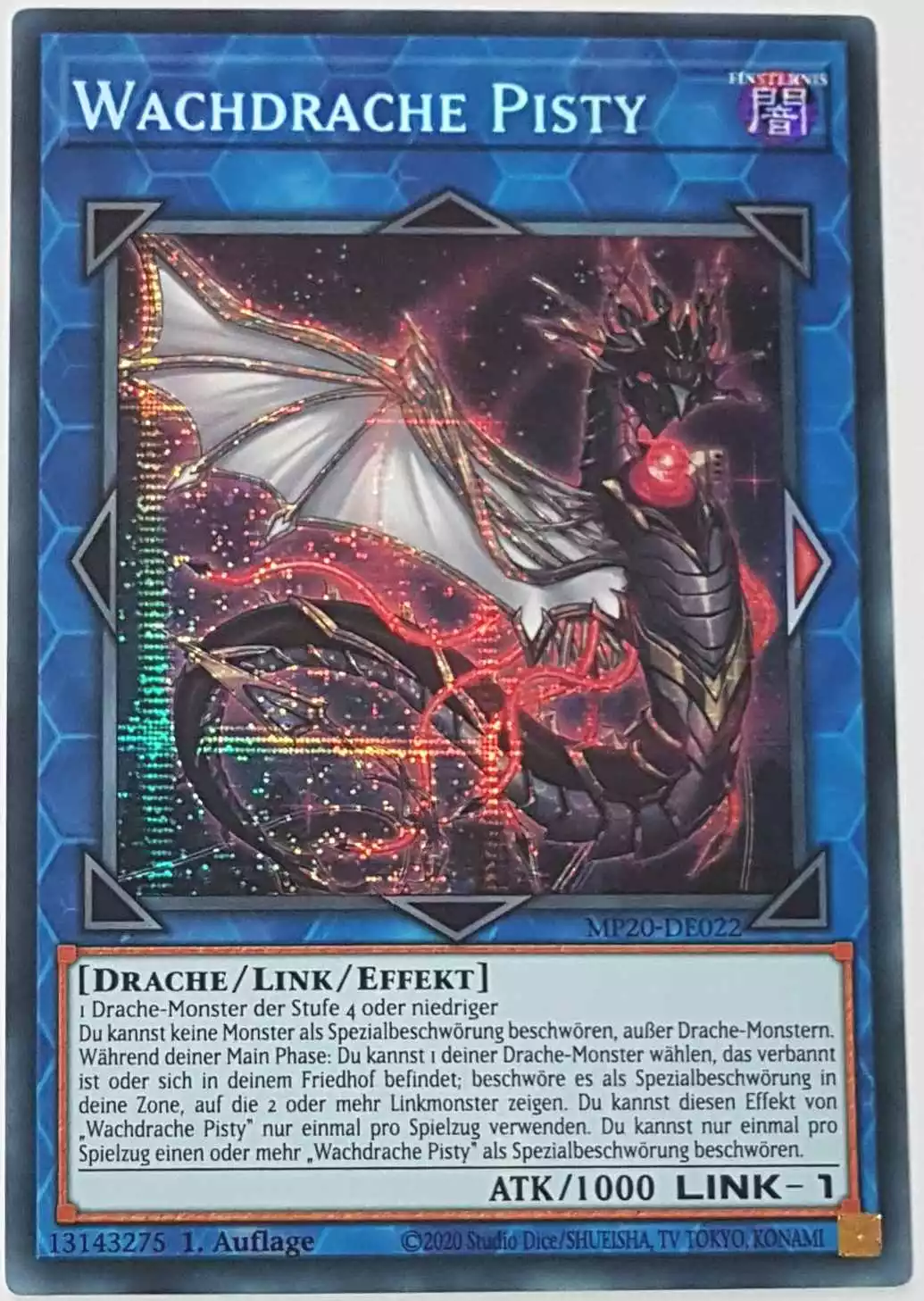 Wachdrache Pisty MP20-DE022 ist in Prismatic Secret Rare Yu-Gi-Oh Karte aus 2020 Tin of Lost Memories 1.Auflage