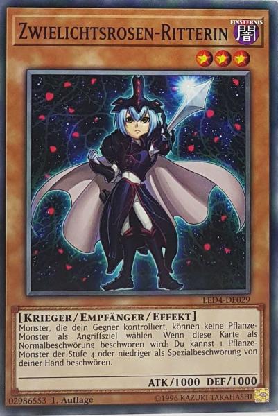 Zwielichtsrosen-Ritterin LED4-DE029 ist in Common Yu-Gi-Oh Karte aus Legendary Duelists Sisters of the Rose 1. Auflage